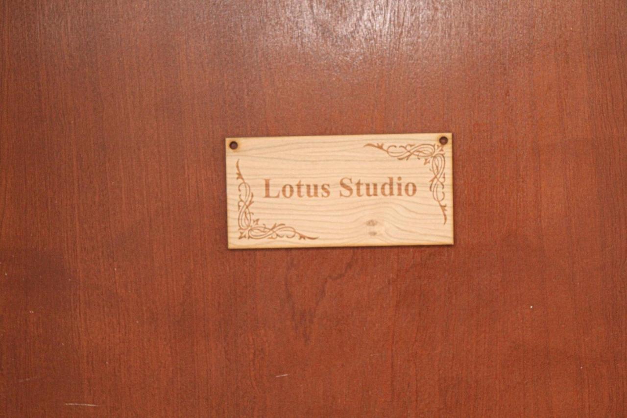 Lotus Studio Near Lanark Carstairs Eksteriør billede